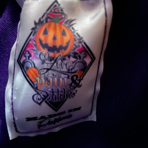 LOVE PAIN AND STITCHES BAG - Picture 5 of 5